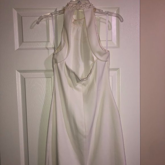 Karl Lagerfeld Bridal Dress - Picture 2 of 11